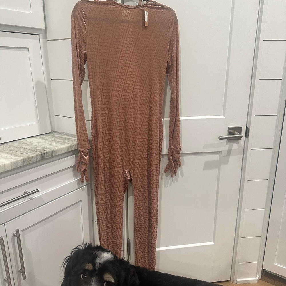 (2409) SKIMS NWT Velvet Logo Stirrup Onsesie Catsuit Sz 2X Jumpsuit in Sienna - Picture 4 of 9